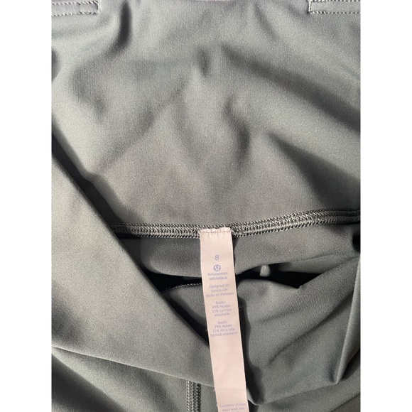 Lululemon Green Capri Leggings Mesh Side Size 8 - Picture 6 of 6